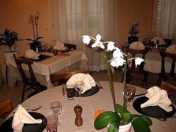 Logis Restaurant Des Voyageurs 3* Tarnac